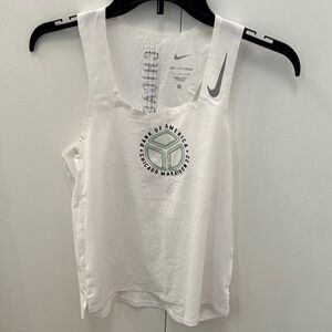 Nike White Graphic Women's Tank Top size small